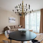 Saska Kepa Deluxe Apartment